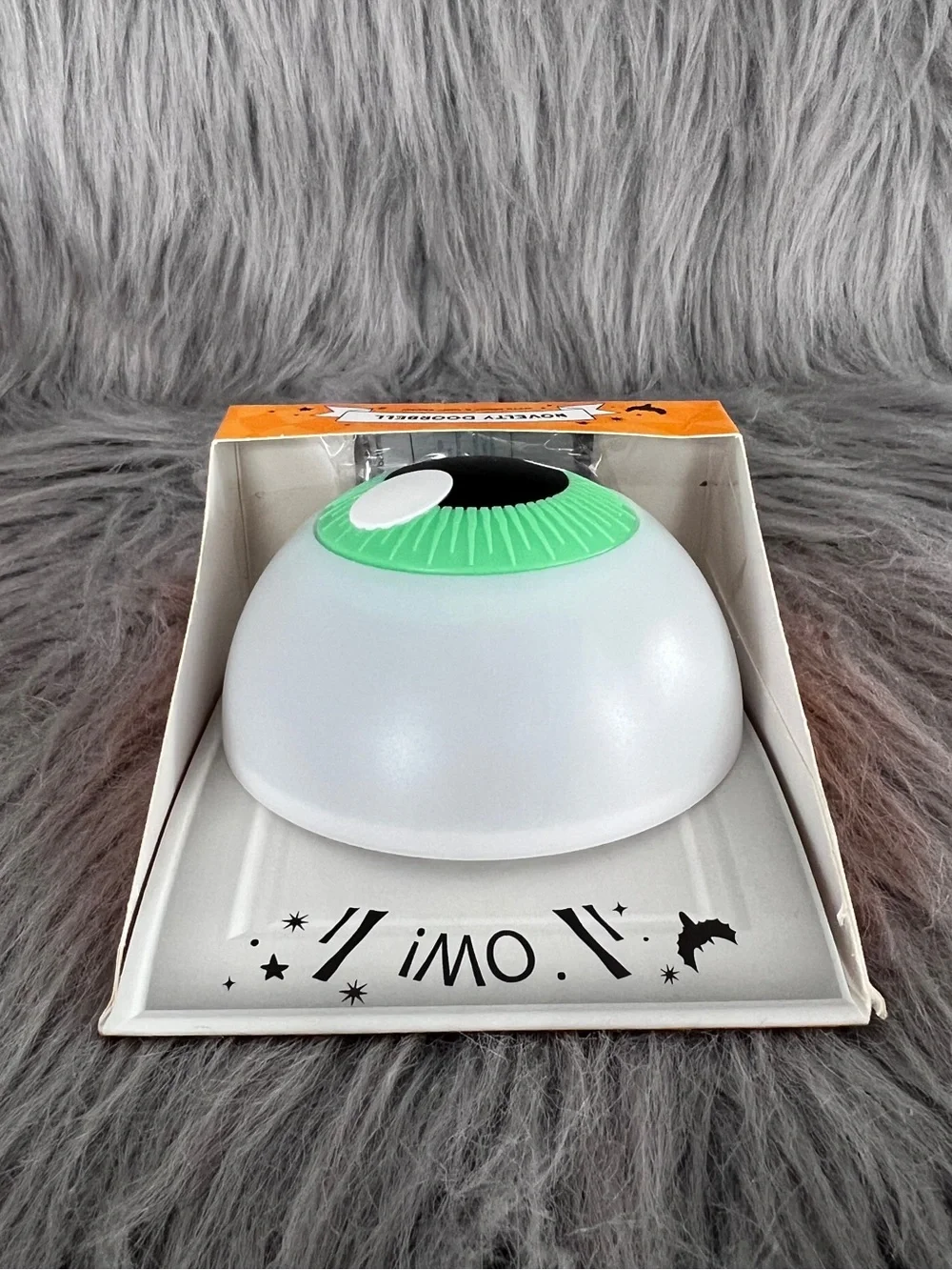 Green Eyeball Novelty Doorbell with Light and “OW” Sound. NWT. Target bullseye